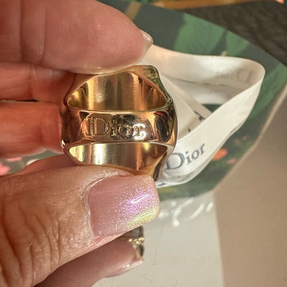 CHRISTIAN DIOR LOGO BIJOU RIBBON
BROWN CRYSTAL RING (Size 7-7.5) 💍 💛🔥 - Picture 5 of 15